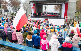 Ełk - Najmłodsi ełczanie zaśpiewali hymn państwowy