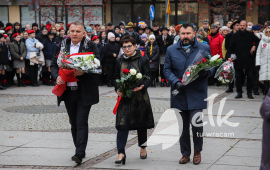 Obchody Narodowego Święta Niepodległości, Delegacja składająca kwiaty