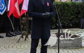 Obchody Narodowego Święta Niepodległości, na zdjęciu przemawiający Prezydent Ełku Tomasz Andrukiewicz