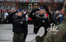 Obchody Narodowego Święta Niepodległości, Delegacja składająca kwiaty