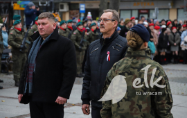 Obchody Narodowego Święta Niepodległości, Delegacja składająca kwiaty