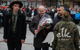Obchody Narodowego Święta Niepodległości, Delegacja składająca kwiaty