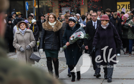 Obchody Narodowego Święta Niepodległości, Delegacja składająca kwiaty
