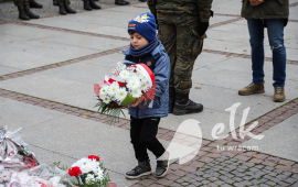 Obchody Narodowego Święta Niepodległości, Delegacja składająca kwiaty
