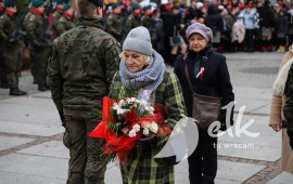 Obchody Narodowego Święta Niepodległości, Delegacja składająca kwiaty