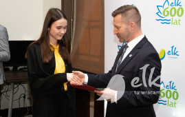 Wręczenie stypendiów za aktywność społeczną i wyniki w nauce, stypendyści, Urząd Miasta Ełku