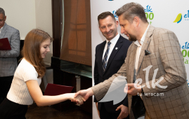 Wręczenie stypendiów za aktywność społeczną i wyniki w nauce, stypendyści, Urząd Miasta Ełku