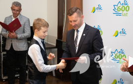 Wręczenie stypendiów za aktywność społeczną i wyniki w nauce, stypendyści, Urząd Miasta Ełku