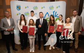 Wręczenie stypendiów za aktywność społeczną i wyniki w nauce, stypendyści, Urząd Miasta Ełku