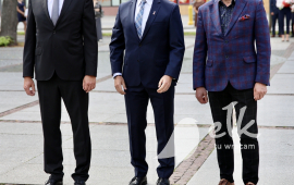 81. rocznica wybuchu Powstania Warszawskiego, Park Solidarności, Pomnik "Poległym za Wolną i Niezawisłą Polskę", obchody, przemówienia, złożenie kwiatów