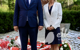 81. rocznica wybuchu Powstania Warszawskiego, Park Solidarności, Pomnik "Poległym za Wolną i Niezawisłą Polskę", obchody, przemówienia, złożenie kwiatów