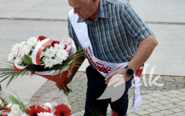 81. rocznica wybuchu Powstania Warszawskiego, Park Solidarności, Pomnik "Poległym za Wolną i Niezawisłą Polskę", obchody, przemówienia, złożenie kwiatów