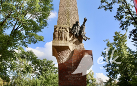 81. rocznica wybuchu Powstania Warszawskiego, Park Solidarności, Pomnik "Poległym za Wolną i Niezawisłą Polskę", obchody, przemówienia, złożenie kwiatów