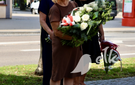 81. rocznica wybuchu Powstania Warszawskiego, Park Solidarności, Pomnik "Poległym za Wolną i Niezawisłą Polskę", obchody, przemówienia, złożenie kwiatów